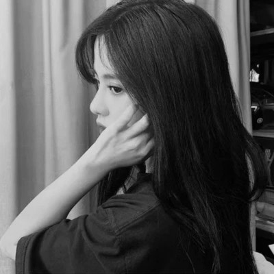 酷飒来袭！黑白高级感女生头像大全 女生头像 第2张
