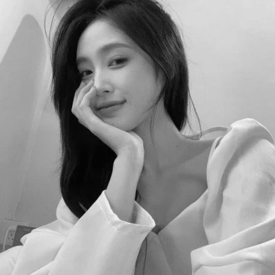 酷飒来袭！黑白高级感女生头像大全 女生头像 第18张