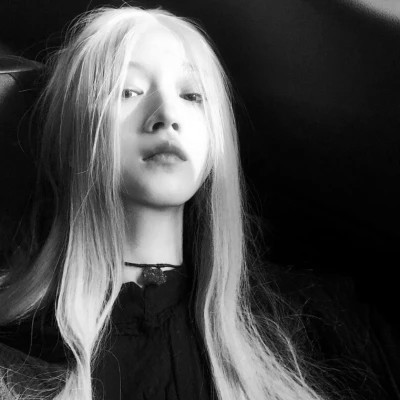 酷飒来袭！黑白高级感女生头像大全 女生头像 第22张
