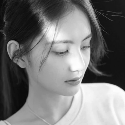 酷飒来袭！黑白高级感女生头像大全 女生头像 第15张