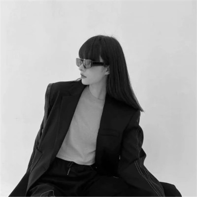 酷飒来袭！黑白高级感女生头像大全 女生头像 第39张
