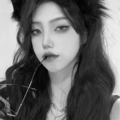 酷飒来袭！黑白高级感女生头像大全 女生头像 第37张