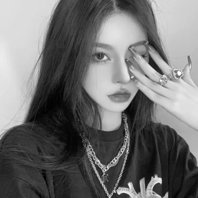 酷飒来袭！黑白高级感女生头像大全 女生头像 第34张