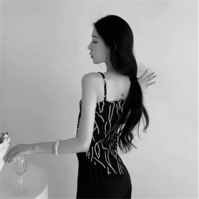 酷飒来袭！黑白高级感女生头像大全 女生头像 第40张