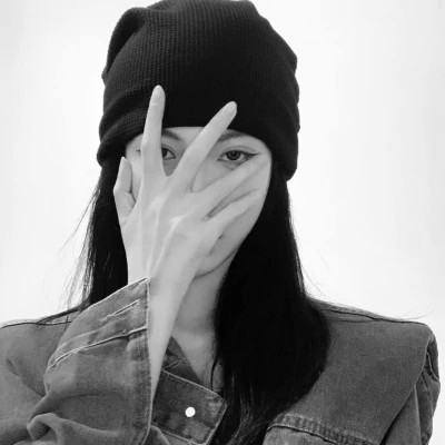 酷飒来袭！黑白高级感女生头像大全 女生头像 第30张