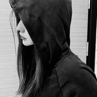 酷飒来袭！黑白高级感女生头像大全 女生头像 第98张