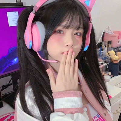 电竞少女必备！抖音超火真人玩电脑游戏头像来啦 女生头像 第6张