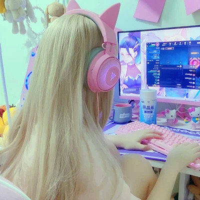 电竞少女必备！抖音超火真人玩电脑游戏头像来啦 女生头像 第8张