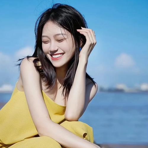 30一40岁女人微信头像，成熟又不失灵动 女生头像 第123张