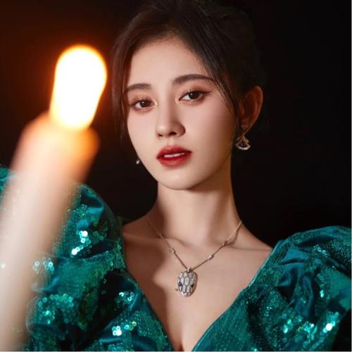 女生第一眼就吸引人的头像图片分享 女生头像 第34张