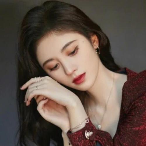 女生第一眼就吸引人的头像图片分享 女生头像 第43张