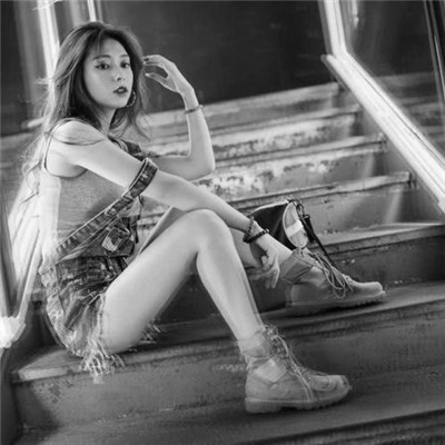 超绝！微信高清黑白女生头像大集合 女生头像 第12张