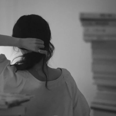 黑白系微信女生头像大全，100 张超有格调 女生头像 第6张