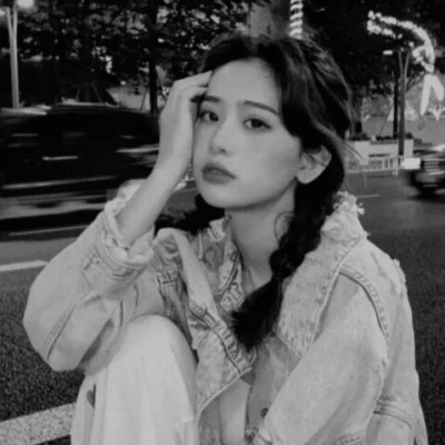黑白系微信女生头像大全，100 张超有格调 女生头像 第24张