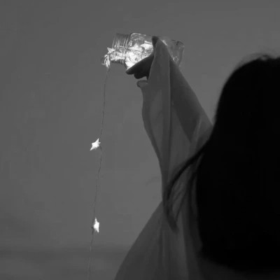 黑白系微信女生头像大全，100 张超有格调 女生头像 第26张