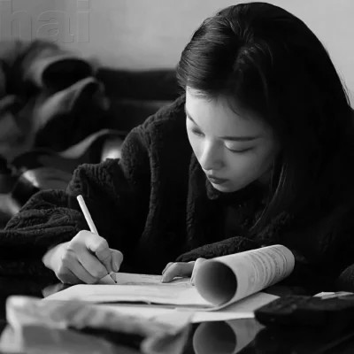 黑白系微信女生头像大全，100 张超有格调 女生头像 第23张