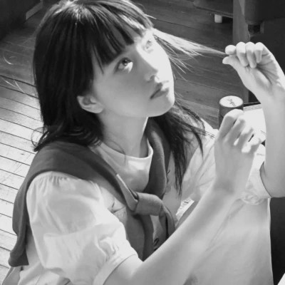 黑白系微信女生头像大全，100 张超有格调 女生头像 第59张