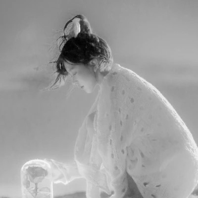 黑白系微信女生头像大全，100 张超有格调 女生头像 第55张