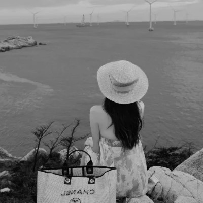 黑白系微信女生头像大全，100 张超有格调 女生头像 第81张