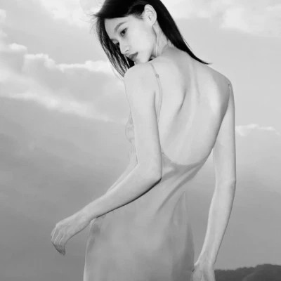 「黑白美女高冷头像」高清合集！冷艳御姐风 / 拽姐范头像无水印下载 女生头像 第16张