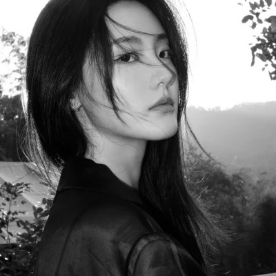 「黑白美女高冷头像」高清合集！冷艳御姐风 / 拽姐范头像无水印下载 女生头像 第46张