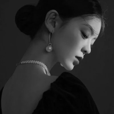 「黑白美女高冷头像」高清合集！冷艳御姐风 / 拽姐范头像无水印下载 女生头像 第39张