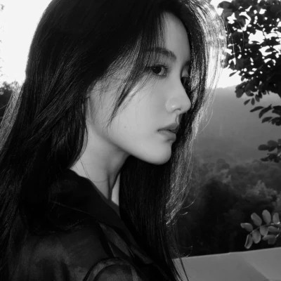 「黑白美女高冷头像」高清合集！冷艳御姐风 / 拽姐范头像无水印下载 女生头像 第45张
