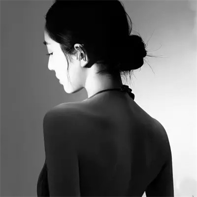 「黑白美女高冷头像」高清合集！冷艳御姐风 / 拽姐范头像无水印下载 女生头像 第76张