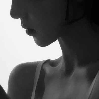 「黑白美女高冷头像」高清合集！冷艳御姐风 / 拽姐范头像无水印下载 女生头像 第74张