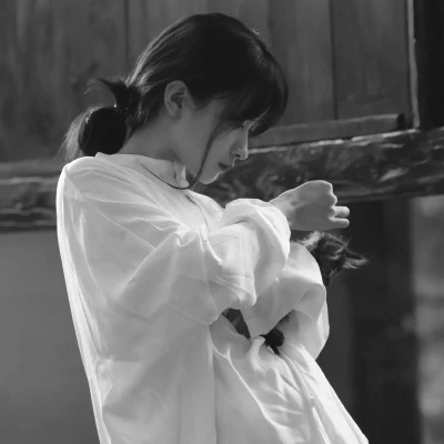 「黑白美女高冷头像」高清合集！冷艳御姐风 / 拽姐范头像无水印下载 女生头像 第88张