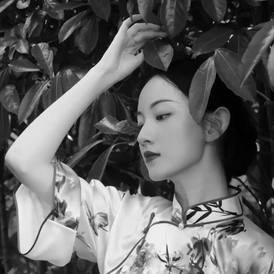 「黑白美女高冷头像」高清合集!冷艳御姐风 / 拽姐范头像无水印下载 女生头像 第100张 「黑白美女高冷头像」高清合集!冷艳御姐风 / 拽姐范头像无水印下载 女生头像 第100张
