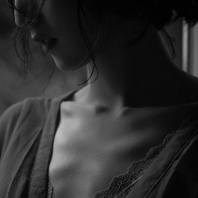 「黑白美女高冷头像」高清合集！冷艳御姐风 / 拽姐范头像无水印下载 女生头像 第97张