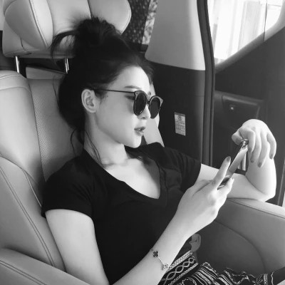 超绝！100张高质量黑白温柔女生头像来袭 女生头像 第10张