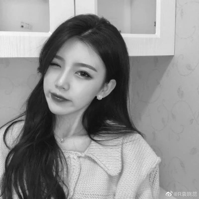 超绝！100张高质量黑白温柔女生头像来袭 女生头像 第23张