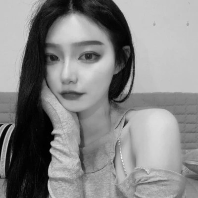 超绝！100张高质量黑白温柔女生头像来袭 女生头像 第30张