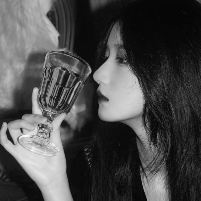 超绝！100张高质量黑白温柔女生头像来袭 女生头像 第51张