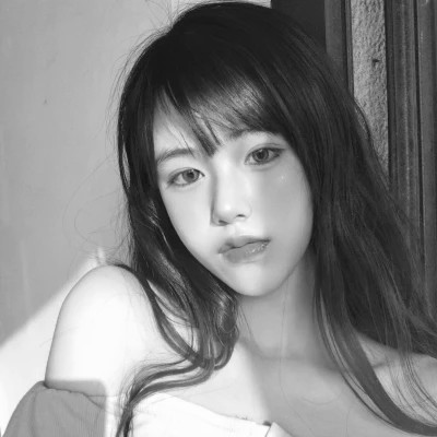 超绝！100张高质量黑白温柔女生头像来袭 女生头像 第41张