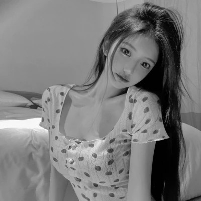 超绝！100张高质量黑白温柔女生头像来袭 女生头像 第82张