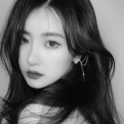 宝藏！100张小众黑白ins风女生真人头像来袭 女生头像 第2张
