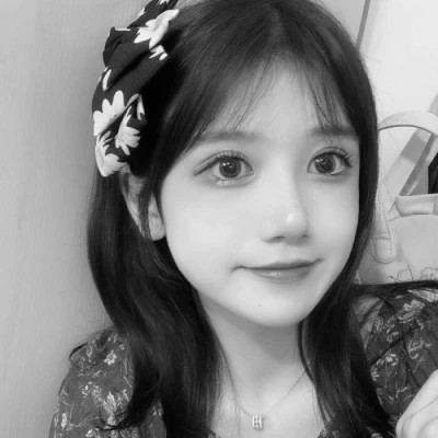 宝藏！100张小众黑白ins风女生真人头像来袭 女生头像 第16张