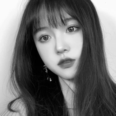 宝藏！100张小众黑白ins风女生真人头像来袭 女生头像 第24张