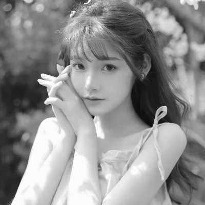 宝藏！100张小众黑白ins风女生真人头像来袭 女生头像 第28张
