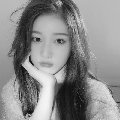 宝藏！100张小众黑白ins风女生真人头像来袭 女生头像 第31张