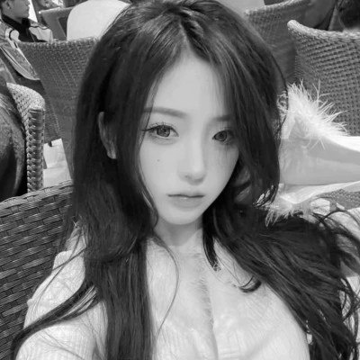 宝藏！100张小众黑白ins风女生真人头像来袭 女生头像 第36张