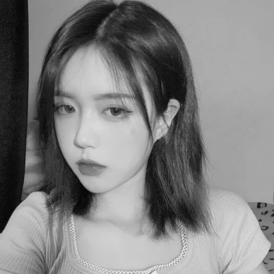 宝藏！100张小众黑白ins风女生真人头像来袭 女生头像 第34张