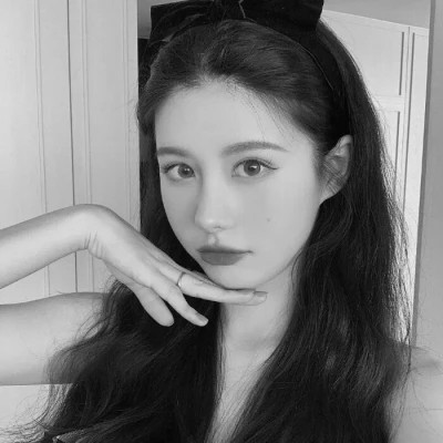 宝藏！100张小众黑白ins风女生真人头像来袭 女生头像 第44张