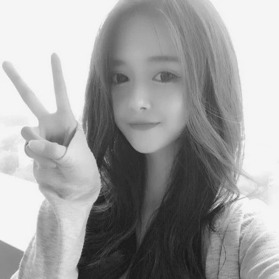 宝藏！100张小众黑白ins风女生真人头像来袭 女生头像 第62张