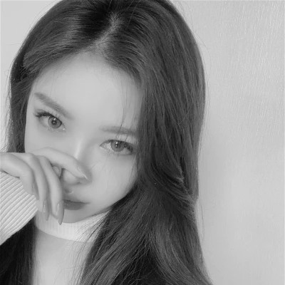宝藏！100张小众黑白ins风女生真人头像来袭 女生头像 第59张