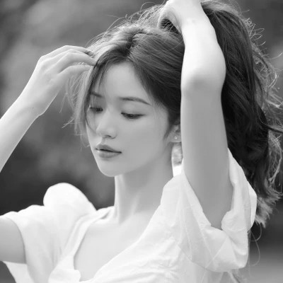 宝藏！100张小众黑白ins风女生真人头像来袭 女生头像 第49张