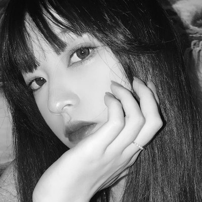 宝藏！100张小众黑白ins风女生真人头像来袭 女生头像 第64张